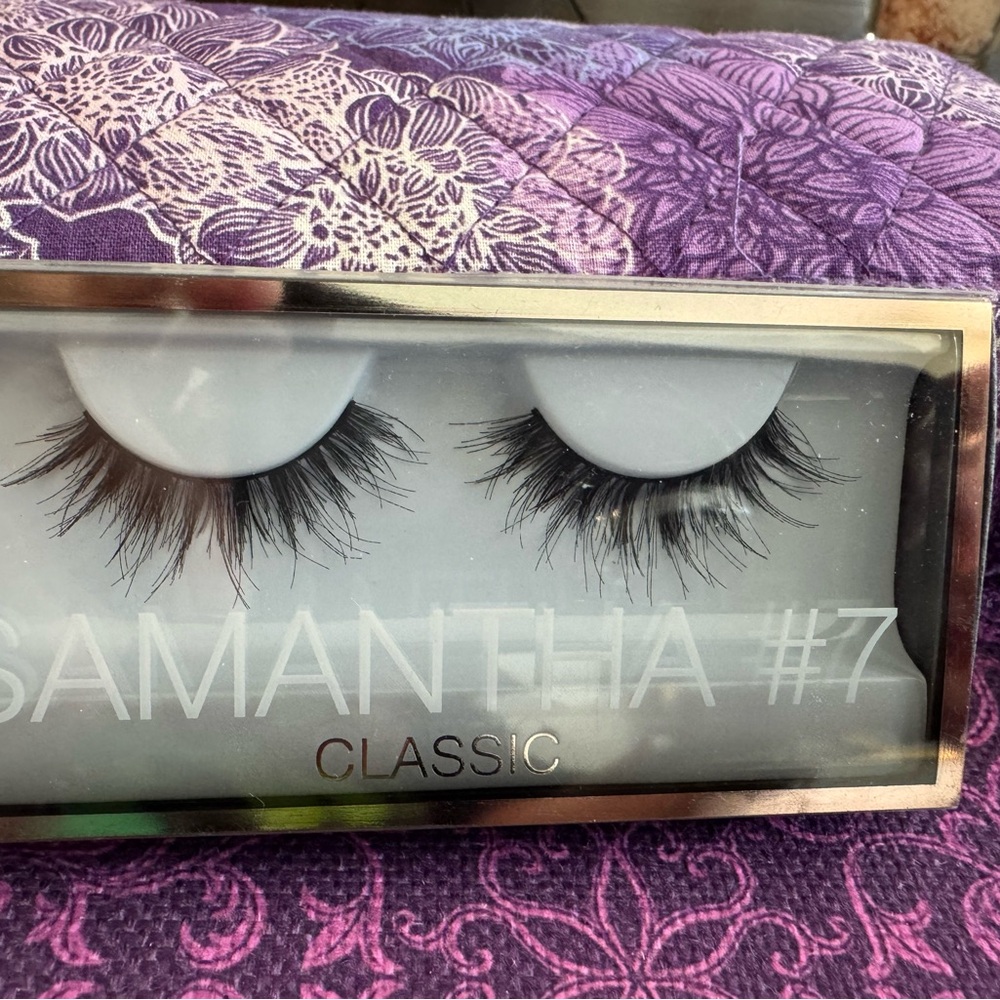 HUDA BEAUTY Samantha #7 Lashes in Black